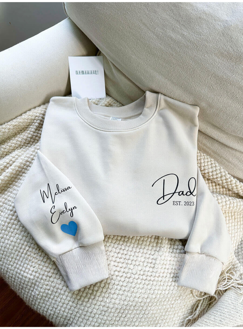 Comfortabele unisex DadHug top/sweatshirt met gepersonaliseerd design. Ideaal familie cadeau, custom en uniek geschenk.