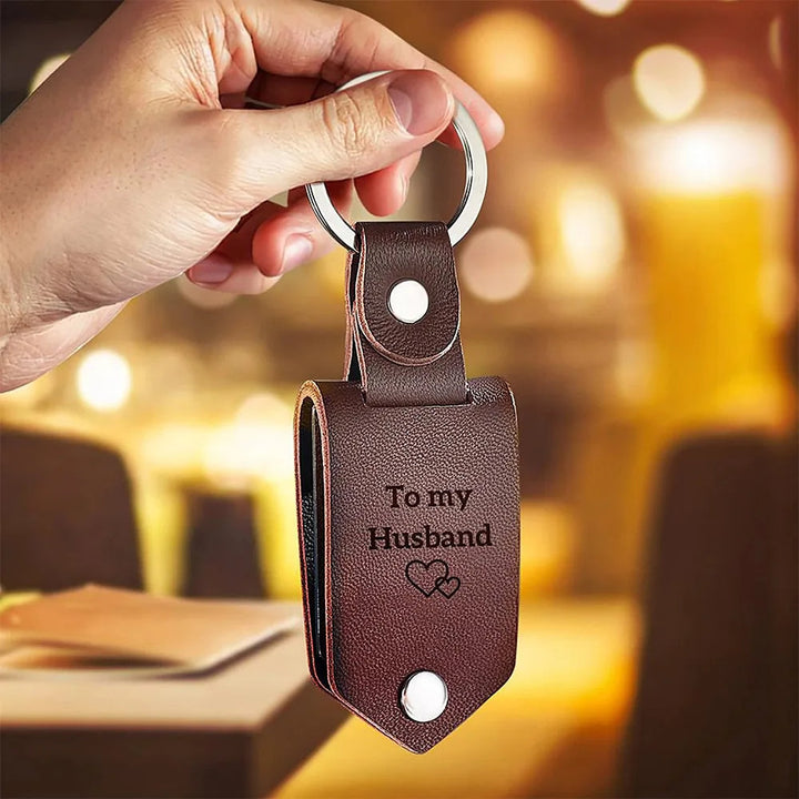 Leren sleutelhanger, gegraveerd aandenken voor geliefden, uniek gepersonaliseerd relatiegeschenk.