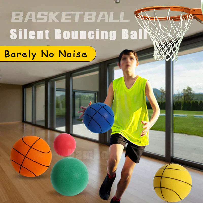 Kind speelt met blauwe, geruisloze schuim basketbal, ideaal voor stille binnenshuis training.