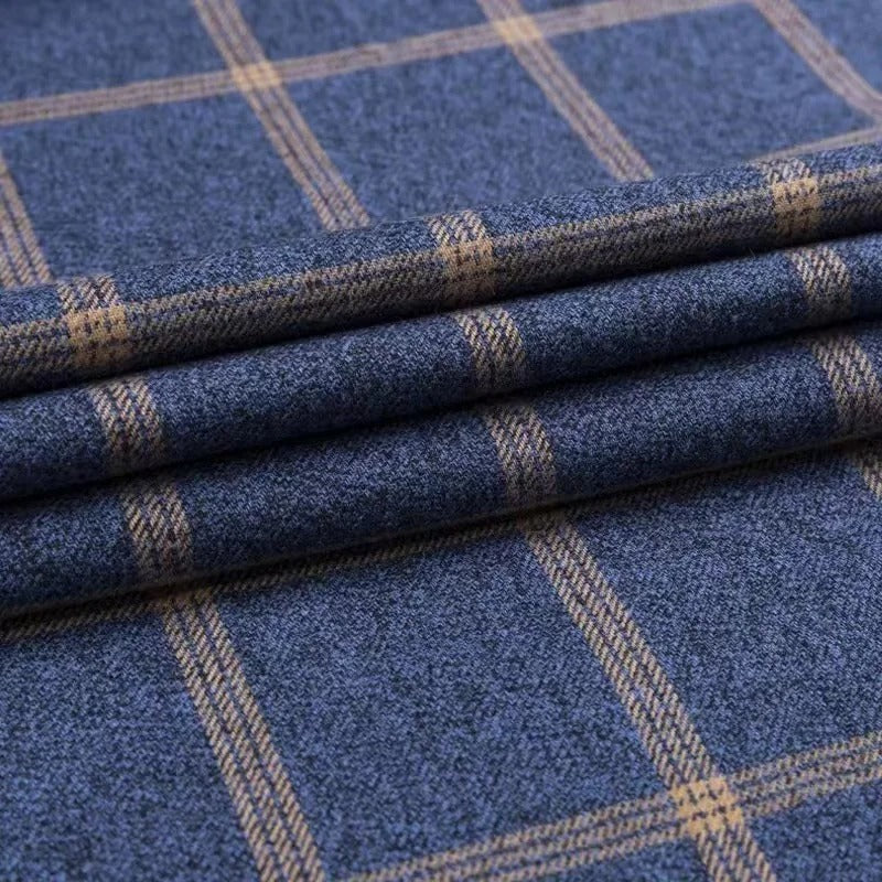 Modern geruit herenoverhemd, makkelijk te combineren voor een stijlvolle en comfortabele casual outfit.