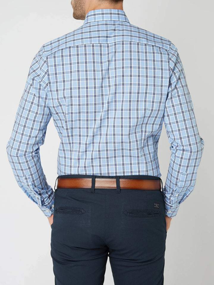 Essentieel geruit herenoverhemd: comfortabel, modern en een stijlvolle toevoeging aan elke herenkledingcollectie.