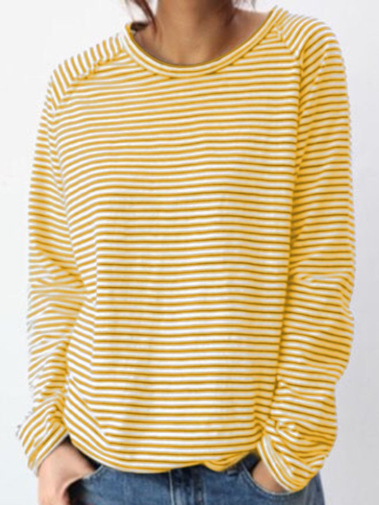 "Gestreepte longsleeve, casual relaxed fit, ronde hals, lange mouwen, ademend materiaal voor een comfortabele look."