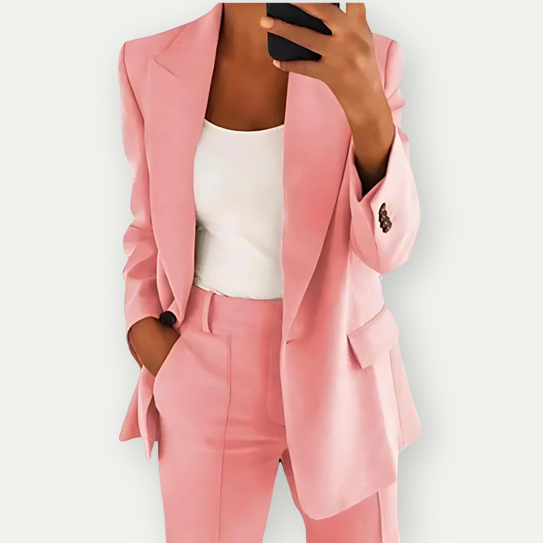 Getailleerde dames blazer set in blauw, elegante en moderne look, ideaal voor werk en vrije tijd, veelzijdig te stylen.
