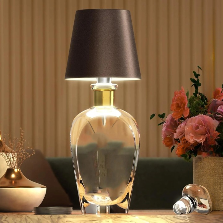 Moderne GlowLuxe draagbare LED lamp, dimbaar en met touchsensor, perfect als stijlvol woonaccessoire.