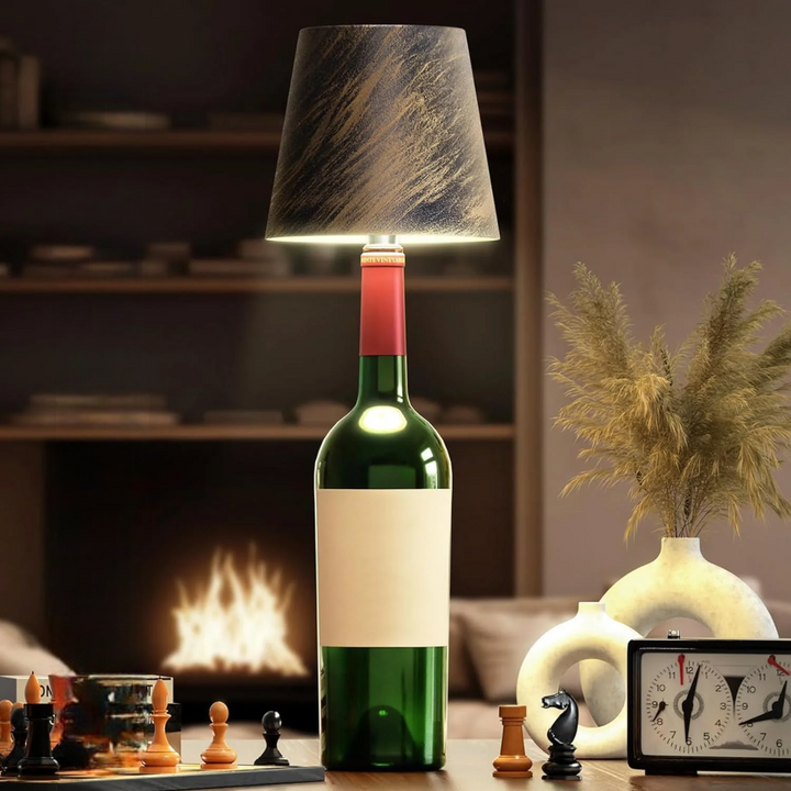 Strakke GlowLuxe LED tafellamp, draagbaar en dimbaar, een essentieel modern woonaccessoire.