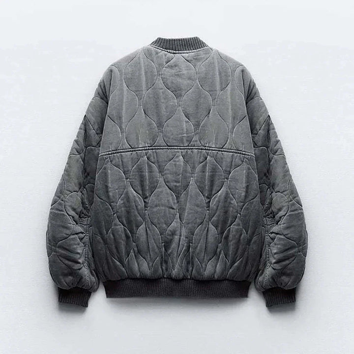 Stoer grijs oversized bomberjack voor dames, gewatteerd en gevoerd. Ideaal voor streetstyle mode.