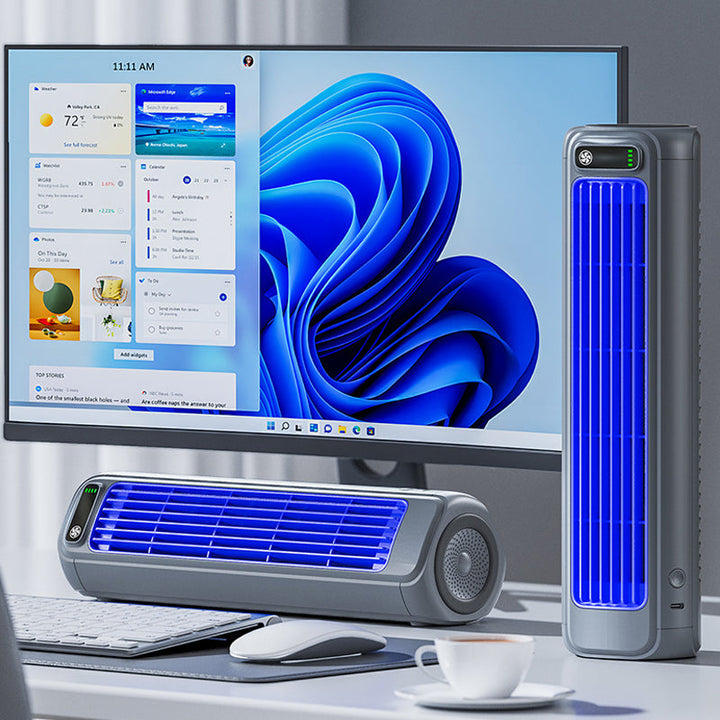 Draagbare AirWave luchtkoeler op bureau in kantoor. Stille persoonlijke ventilator voor concentratie.