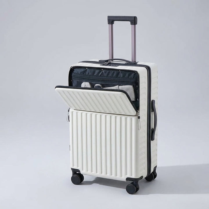 Witte Travelift spinner koffer met voorvak, ideaal als functionele handbagage voor georganiseerde reizen.