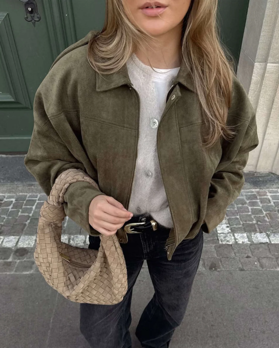 Groene leren oversized damesjas, comfortabel en stijlvol voor stadse avonturen.