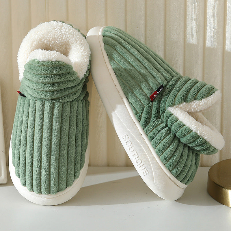 "Groene wintersloffen met fluffy witte fleece voering en zachte zool, comfortabele pantoffels voor warmte en stijl in de wint