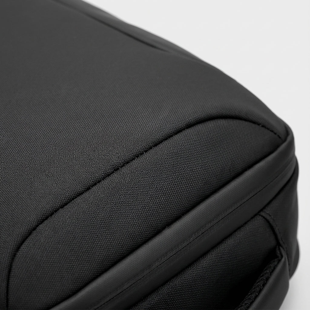 Professionele CarrySure laptop rugzak, waterdicht en ruim, perfect als schooltas of reistas met 17 inch vak.