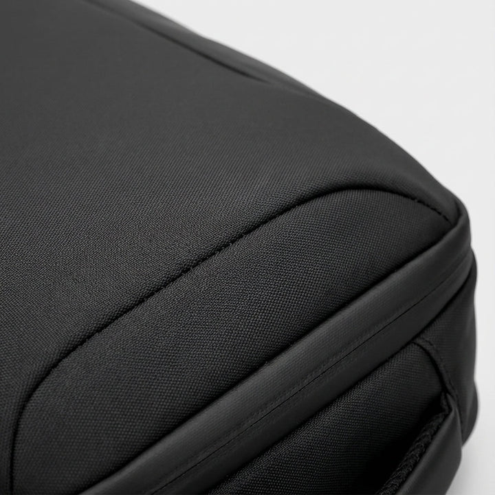 Professionele CarrySure laptop rugzak, waterdicht en ruim, perfect als schooltas of reistas met 17 inch vak.