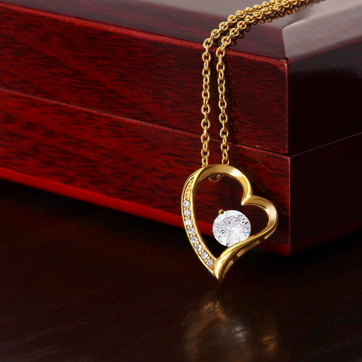 "Hartvormige ketting met sprankelende zirkonia's, verstelbare lengte, ideale elegante keuze voor liefdevolle gelegenheden."