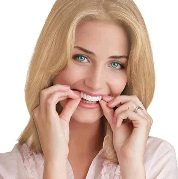 Herbruikbare Snap-On Smile veneers voor een direct stralende, cosmetische glimlach. Ideaal voor tandverzorging.