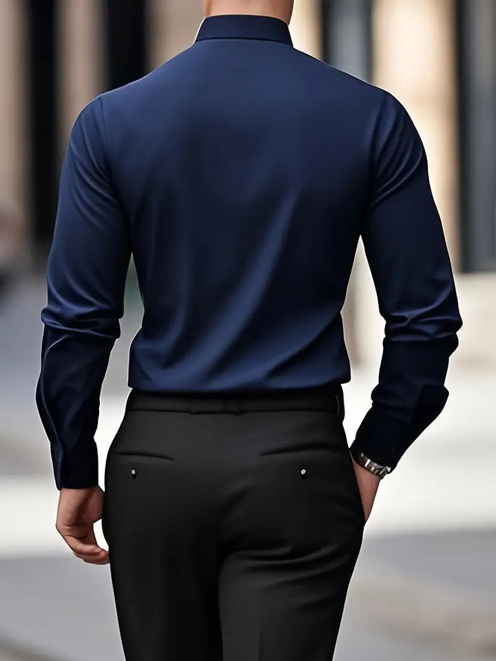 Zakelijk casual herenoverhemd, ademend, lange mouw, combineert comfort met elegantie.