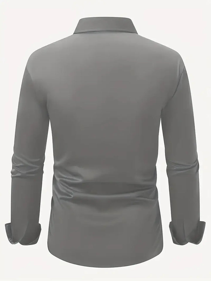 Herenoverhemd met lange mouwen, ademend textiel, verkrijgbaar in een reeks moderne kleuren.