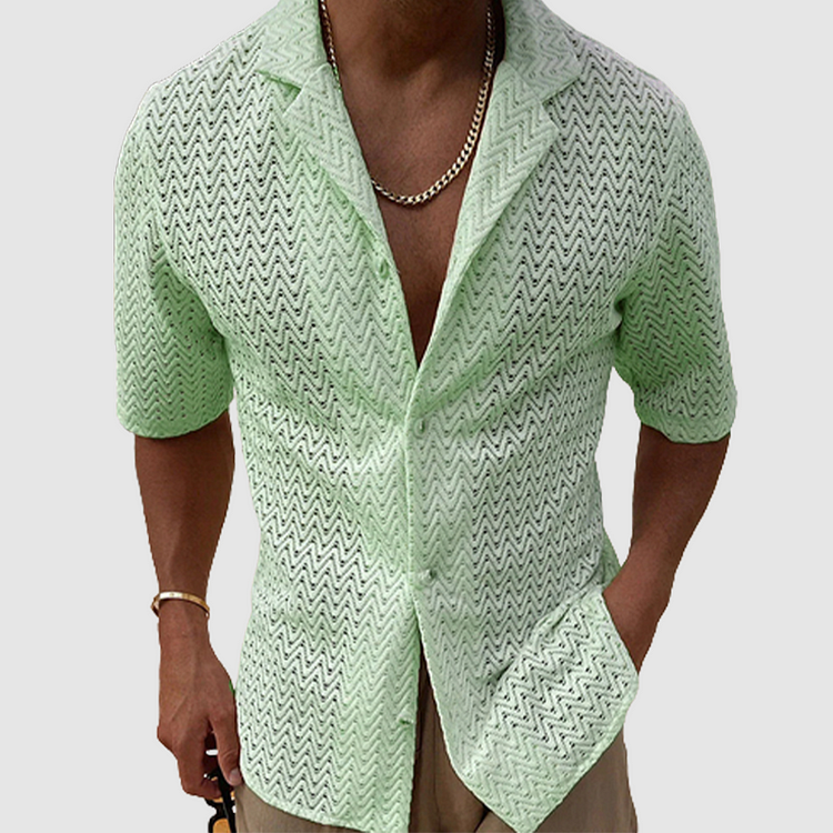 Modern herenoverhemd met korte mouwen, casual en fris, essentieel voor heren zomerkleding.