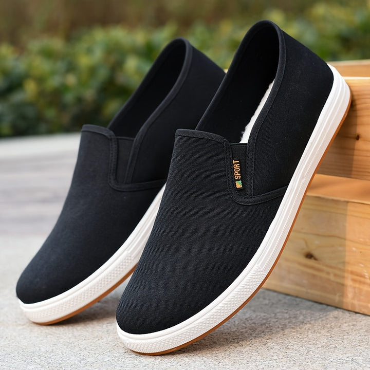 Heren ademende slip-on sneakers voor dagelijks comfort. Lichte casual instapschoenen met antislipzool, ideaal voor zomer.