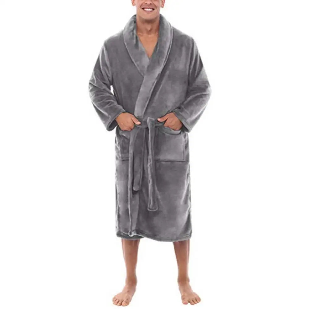 Ultiem comfort met deze heren huisbadjas. Ideaal voor ontspanning na douche of als warme loungewear.