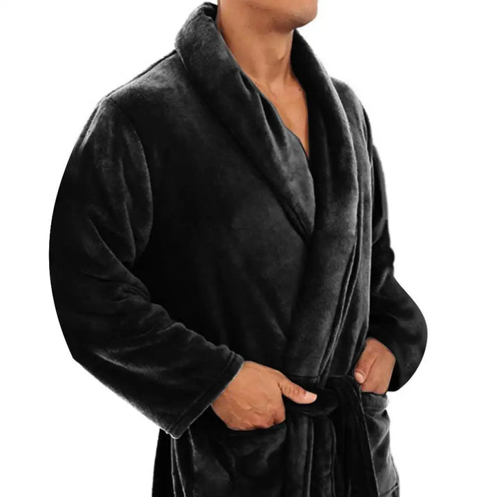 Hoogwaardige heren badjas met sjaalkraag voor luxe comfort. Stijlvolle loungewear en warme nachtkleding.