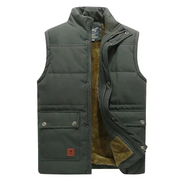 Legergroene heren bodywarmer, fleece gevoerd, perfect als casual wintervest voor buiten.