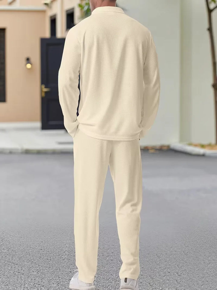 Herfstjas heren bomber: knoopsluiting, borstzakken. Comfortabele regular fit bovenkleding.