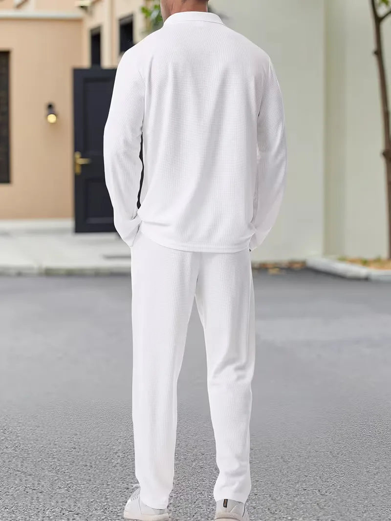 Trendy bomberjack voor heren, voorzien van handige borstzakken en klassieke knoopsluiting.