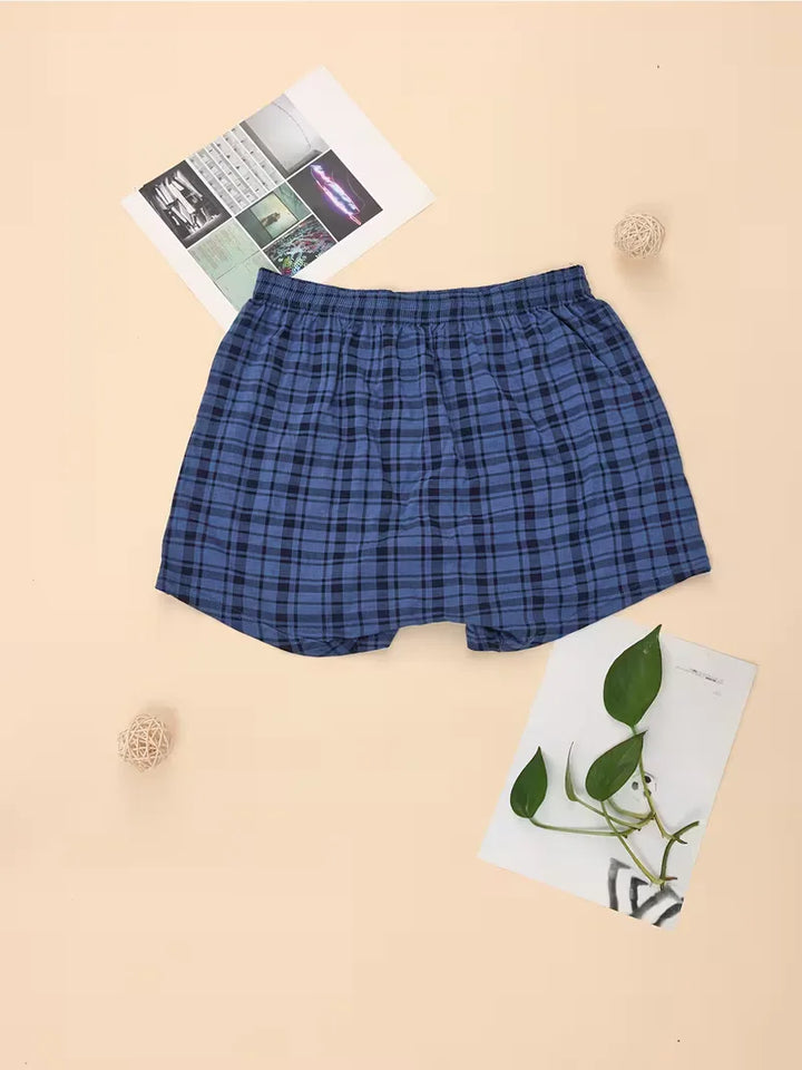 Rood-blauwe geruite heren boxershort. Ademend en zacht, perfect als comfortabele nachtmode of ondergoed.