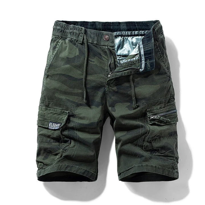 Trendy camouflage cargoshorts voor heren, perfecte zomerse korte broek met stoere look.