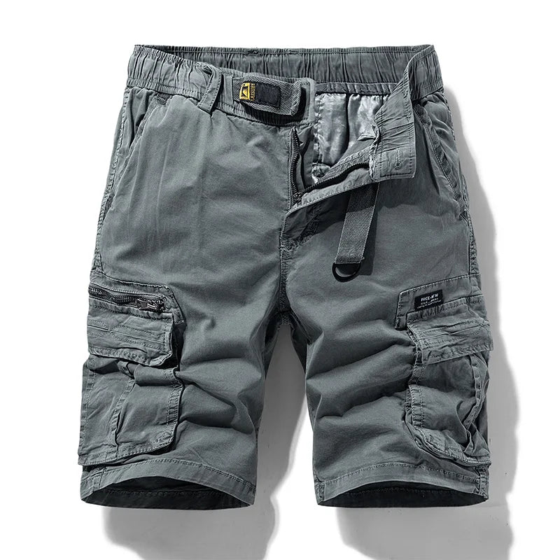 Veelzijdige heren camouflage cargoshorts, comfortabel en praktisch voor zomerse en outdoor gelegenheden.
