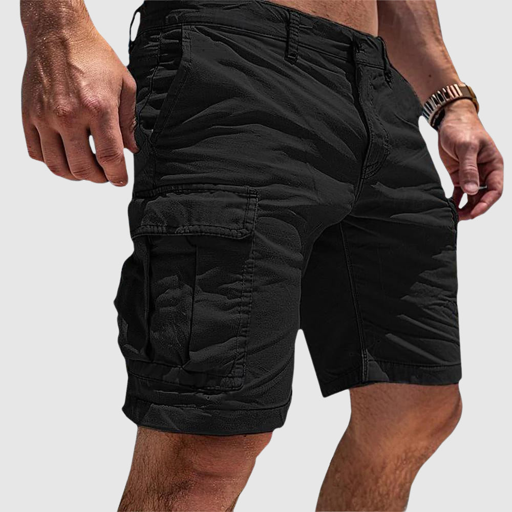 Heren cargo korte broek voor zomerse buitenactiviteiten. Comfortabel model met praktische zakken, ideaal voor avontuur.