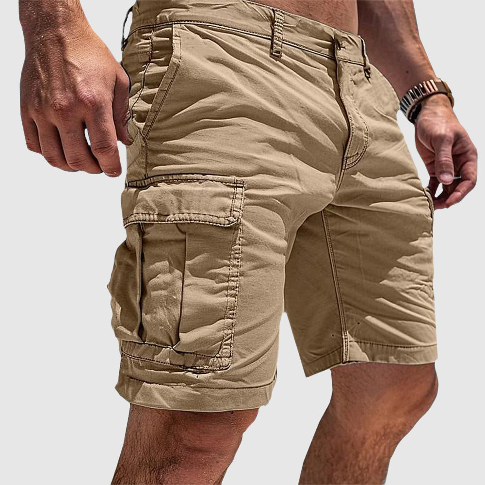 Casual heren cargo shorts in trendy zomerstijl. Comfortabele korte broek met ruime zakken, perfect voor vrije tijd en mode.