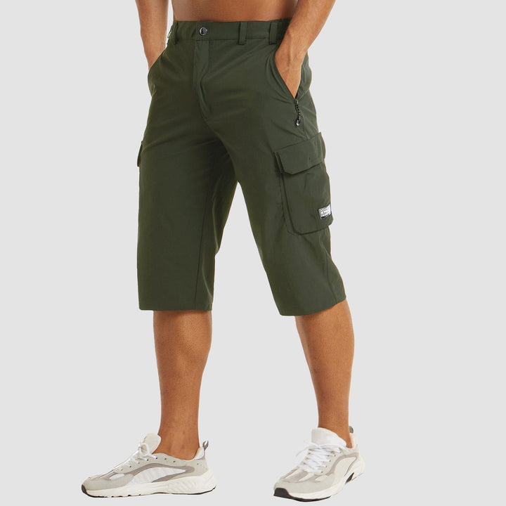 Kaki heren cargo shorts, robuust en comfortabel, perfect voor zomerse outdoor activiteiten en een relaxte stijl.
