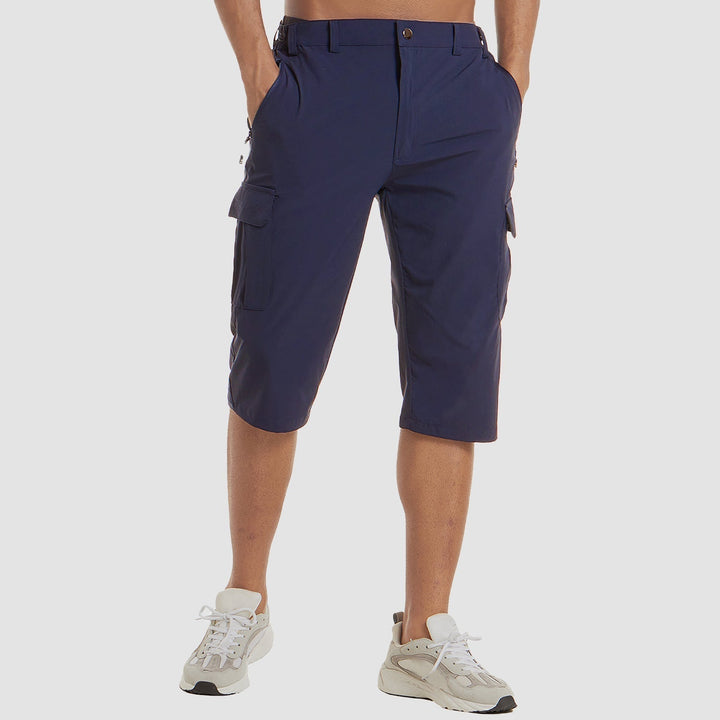 Heren cargo shorts met strategisch geplaatste zakken, robuust en comfortabel, perfect voor avontuurlijke mannen.