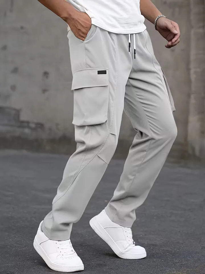 Heren cargobroek rechte pijp, comfortabele pasvorm, elastische tailleband, stoere streetwear look.