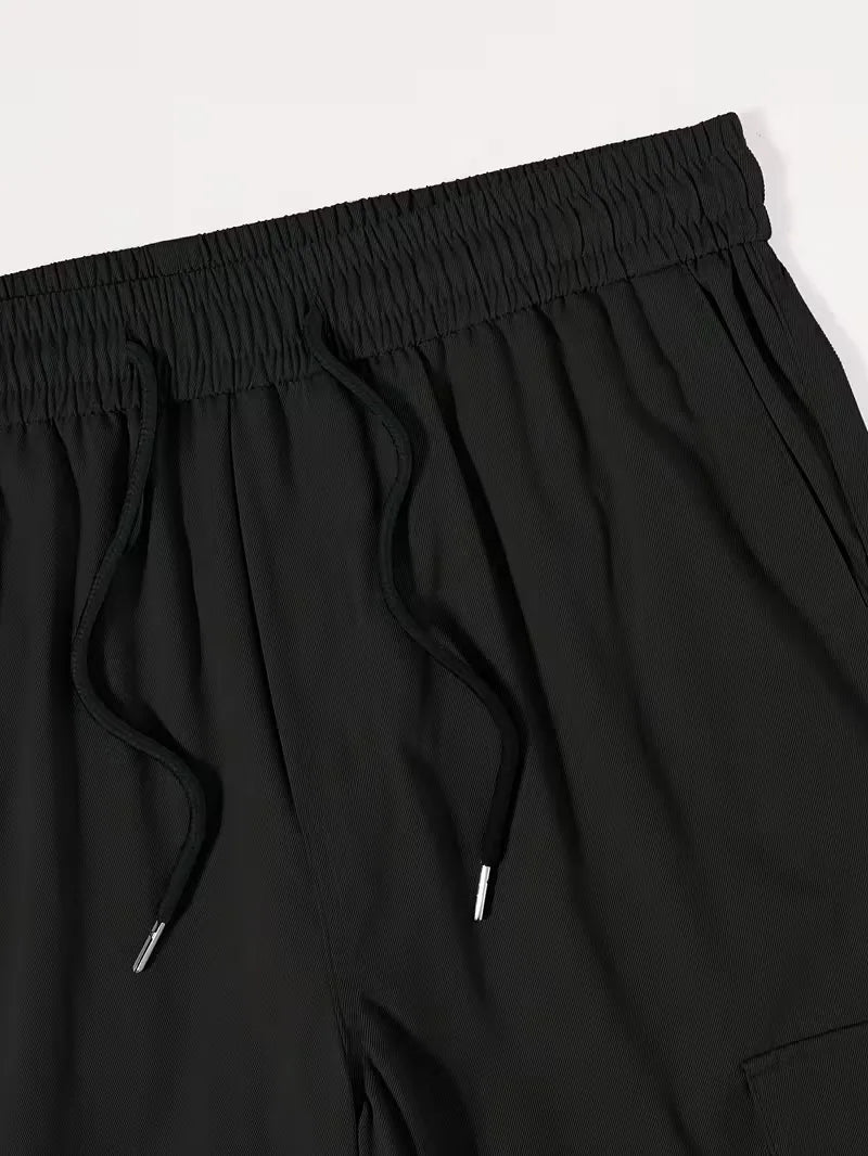 Lente/zomer heren cargobroek met trekkoord, casual stijl en functionele flapzakken voor comfort.
