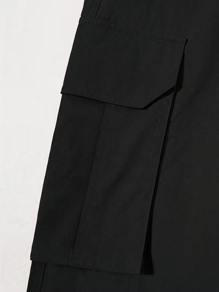 Trendy streetwear heren cargobroek met praktische flapzakken en verstelbaar trekkoord, comfortabel.