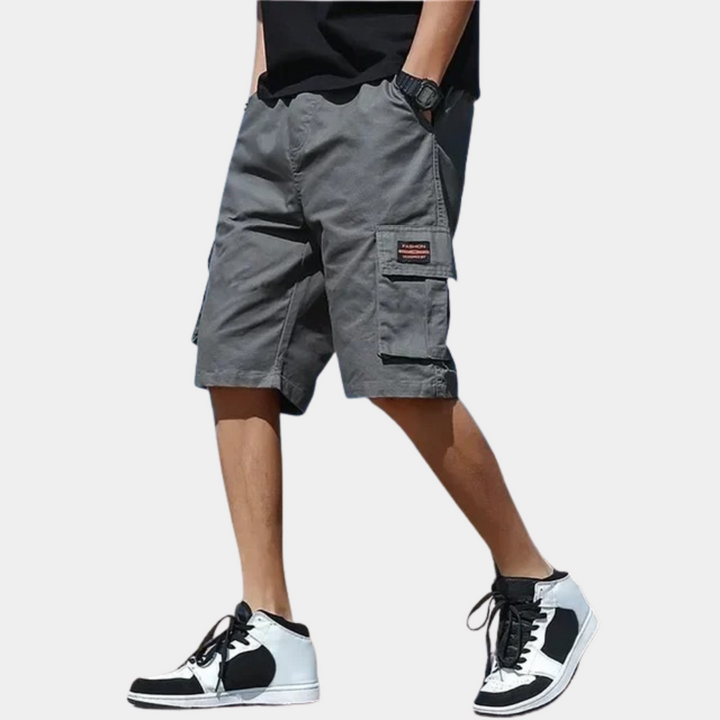 Heren cargoshorts van katoen, beige, met functionele zakken, ideaal voor zomer en vrije tijd.