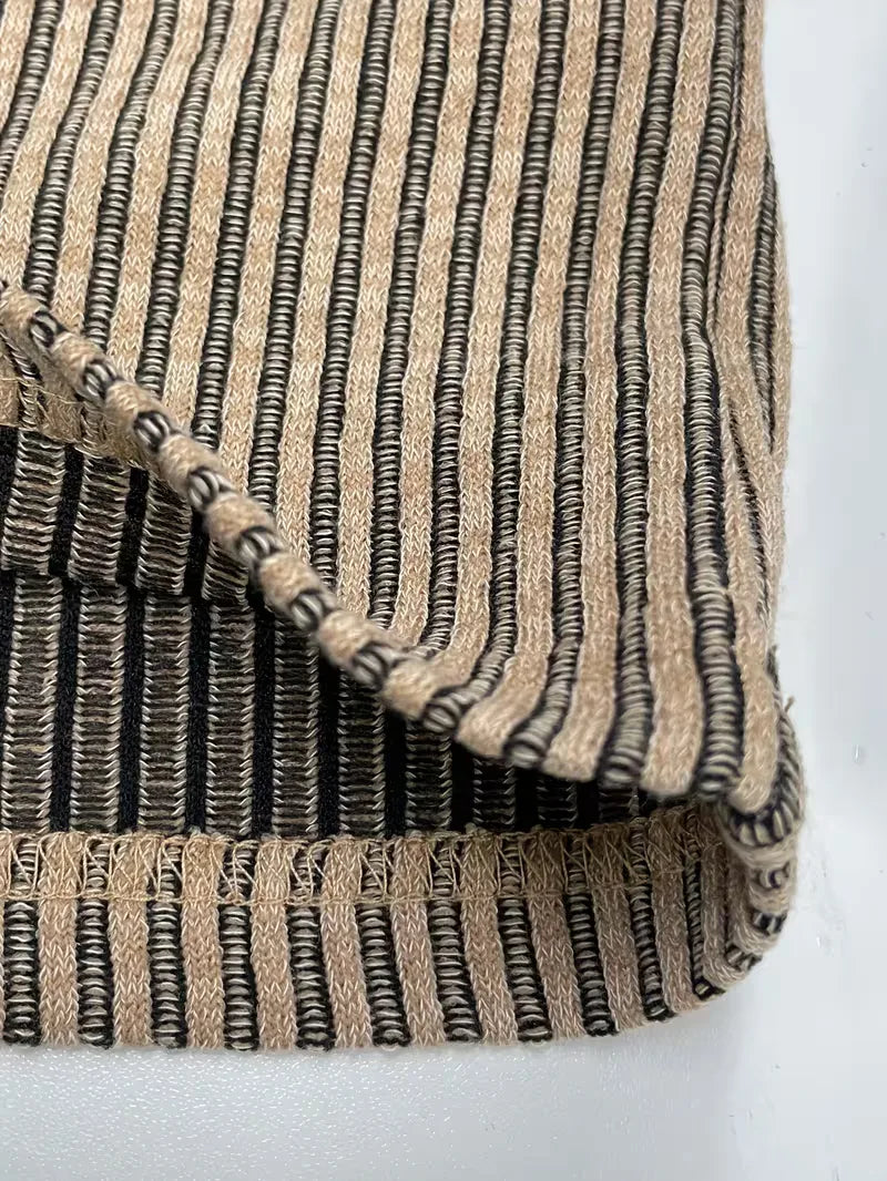 Dagelijks heren T-shirt, jacquard, korte mouwen. Ronde hals voor een comfortabele en modieuze look.