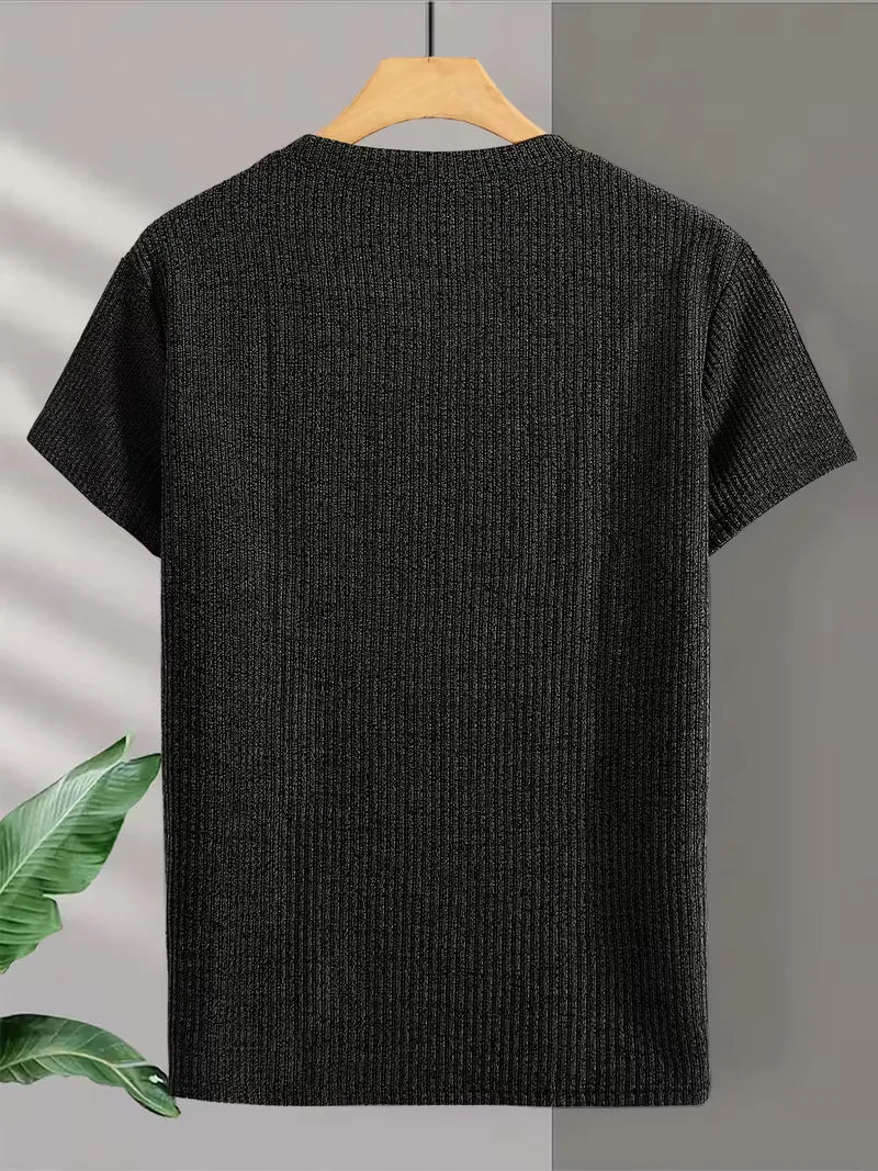 Stijlvol heren jacquard T-shirt met ronde hals. Ideaal voor zomerse dagen, casual of dagelijkse kleding.