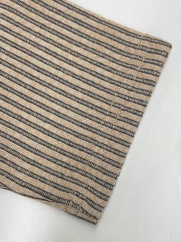 Casual heren T-shirt met jacquard patroon en ronde hals. Een stijlvolle optie voor lente en zomer.