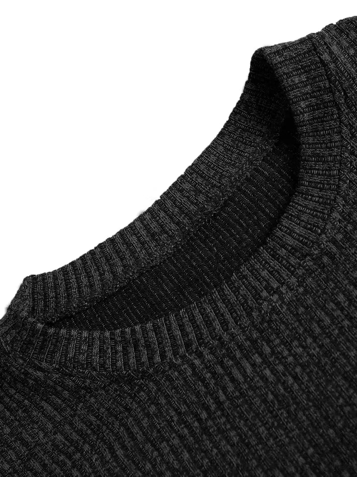 Modieus heren casual T-shirt met ronde hals en jacquard textuur. Geschikt voor lente en zomerstijlen.