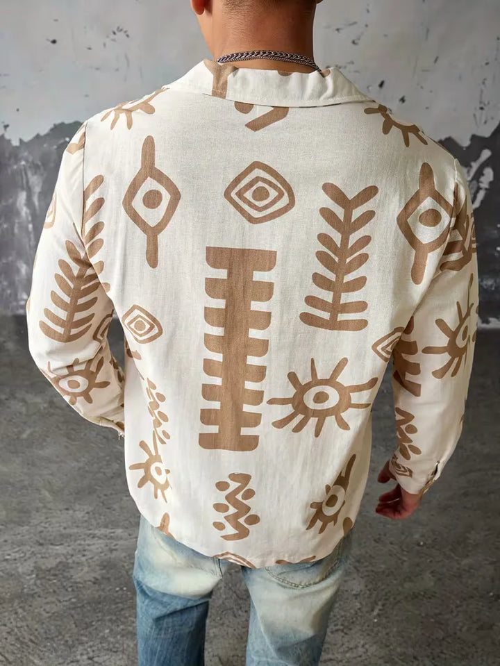 Vooraanzicht van heren casual overhemd met abstracte print, abrikoos kleur, lange mouwen en regular fit.