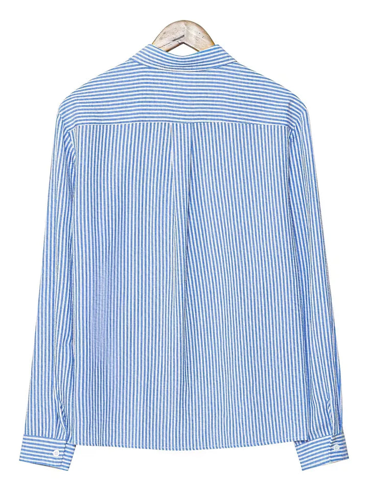 Stijlvol gestreept heren overhemd met lange mouwen en V-hals. Perfect voor een smart casual look.