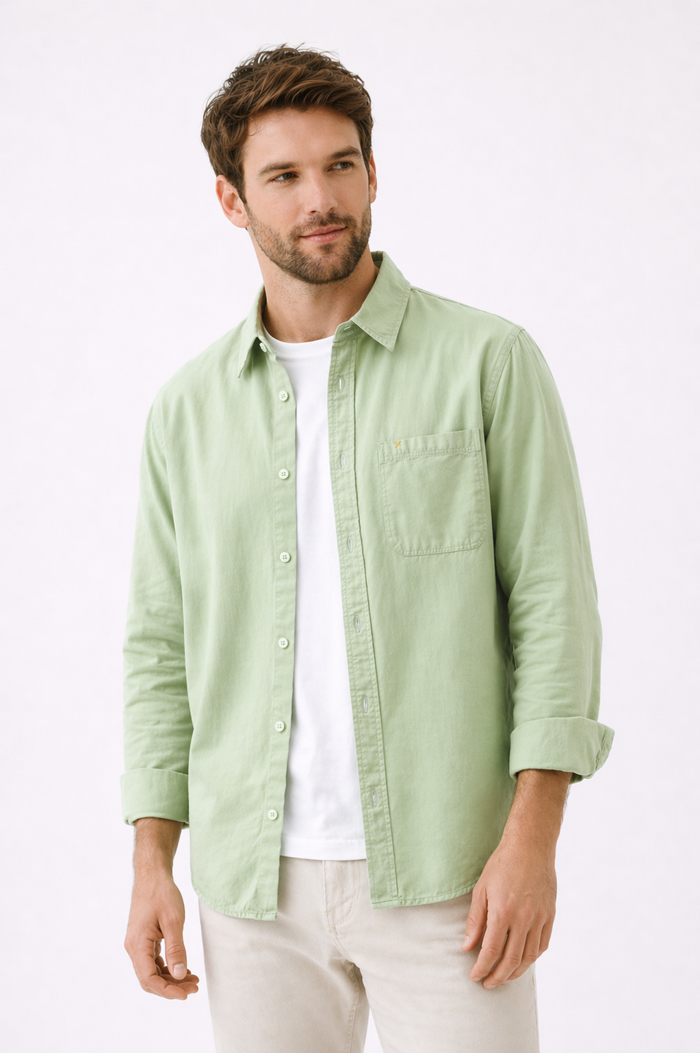 Stijlvol casual herenoverhemd met lange mouwen en button-down kraag, essentieel voor moderne herenkleding.