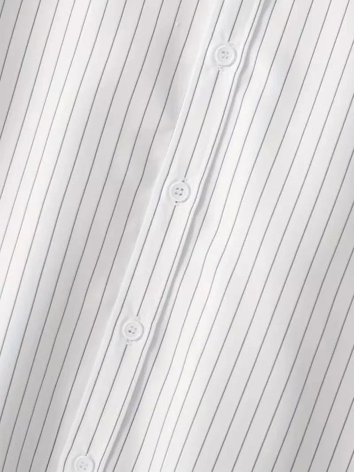 Trendy heren overhemd met verticale strepen, casual V-hals en comfortabele pasvorm.