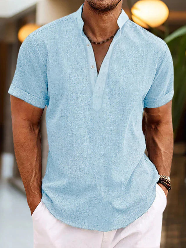 Comfortabel herenshirt regular fit met V-hals en opstaande kraag, ideaal voor casual zomerlooks.