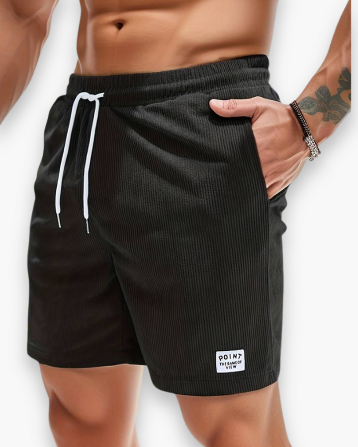 Stijlvolle heren casual shorts met een relaxte pasvorm. Essentiële zomerse herenkleding voor vrijetijd en ontspanning.