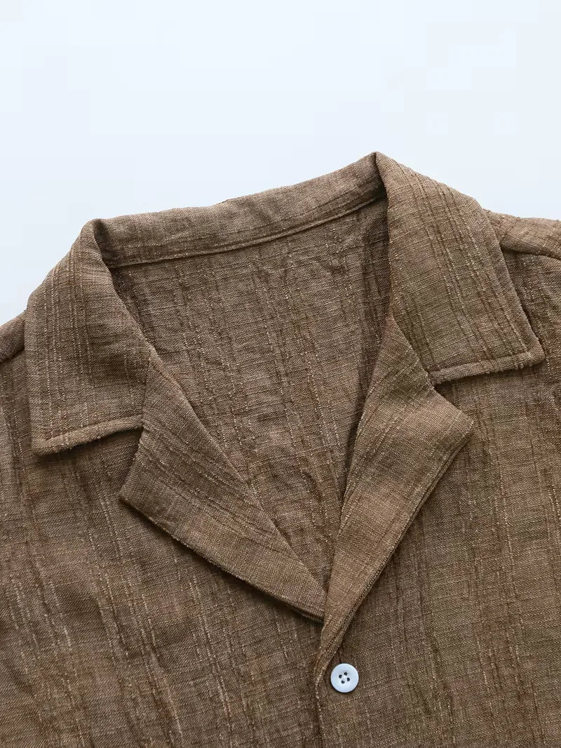 Stijlvol heren casual koffiekleurig shortsetje voor zomerse dagen, perfect voor vrije tijd en ontspanning.