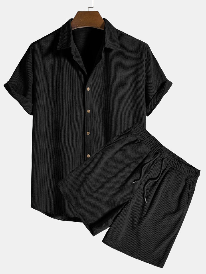 Detail van de modieuze heren tweedelige corduroy set, zacht en comfortabel voor een stijlvolle herfstmode.